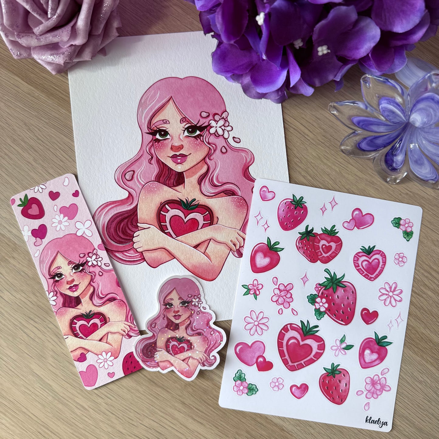 Pack Collection Miss Fraise (Art print, Marque-page & Stickers)